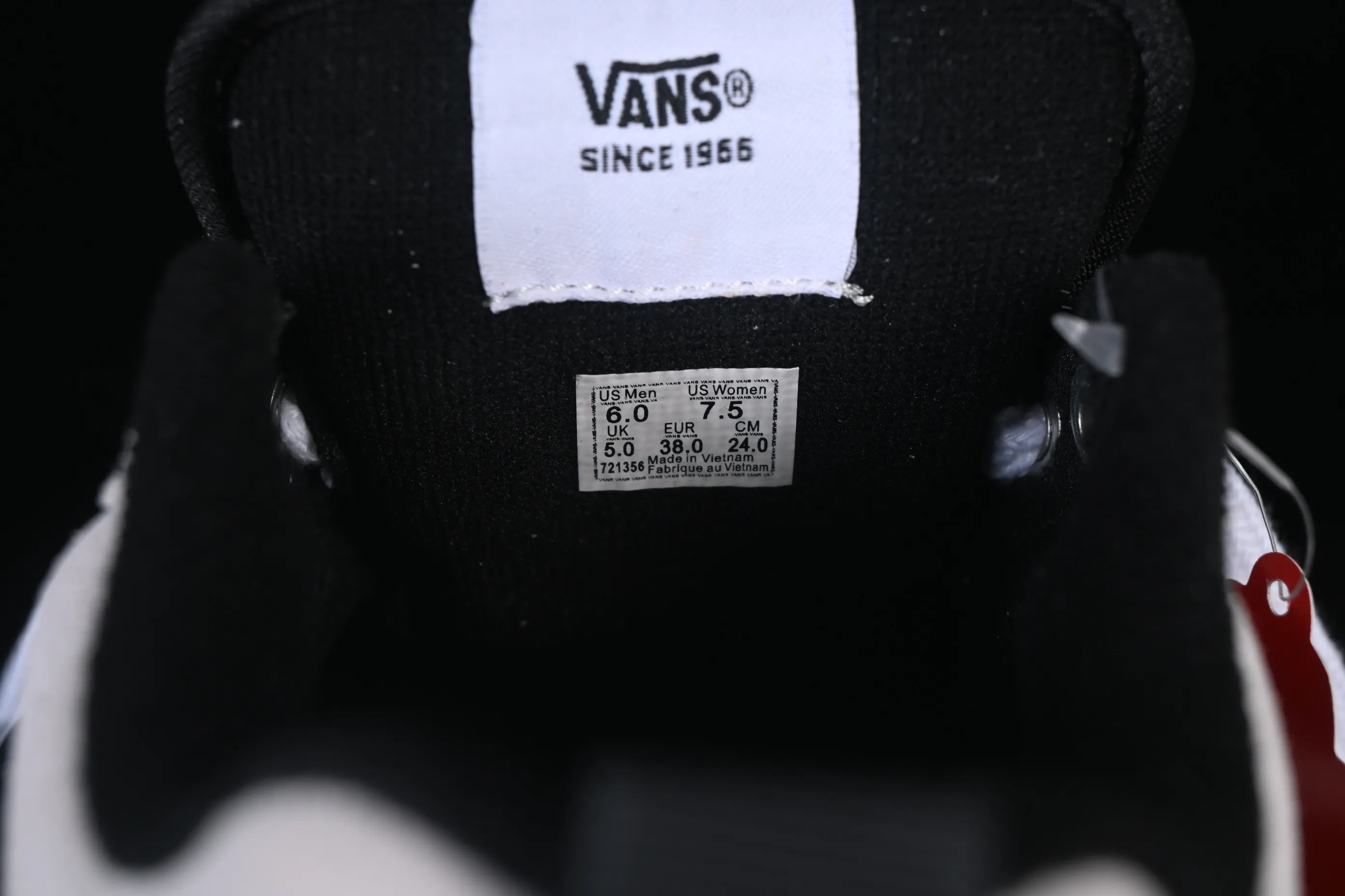 All categories Vans Vans series Vans Low Vans low-top Vans Sku-Skool Vans official low-top casual sneakers VN009QCBDAK